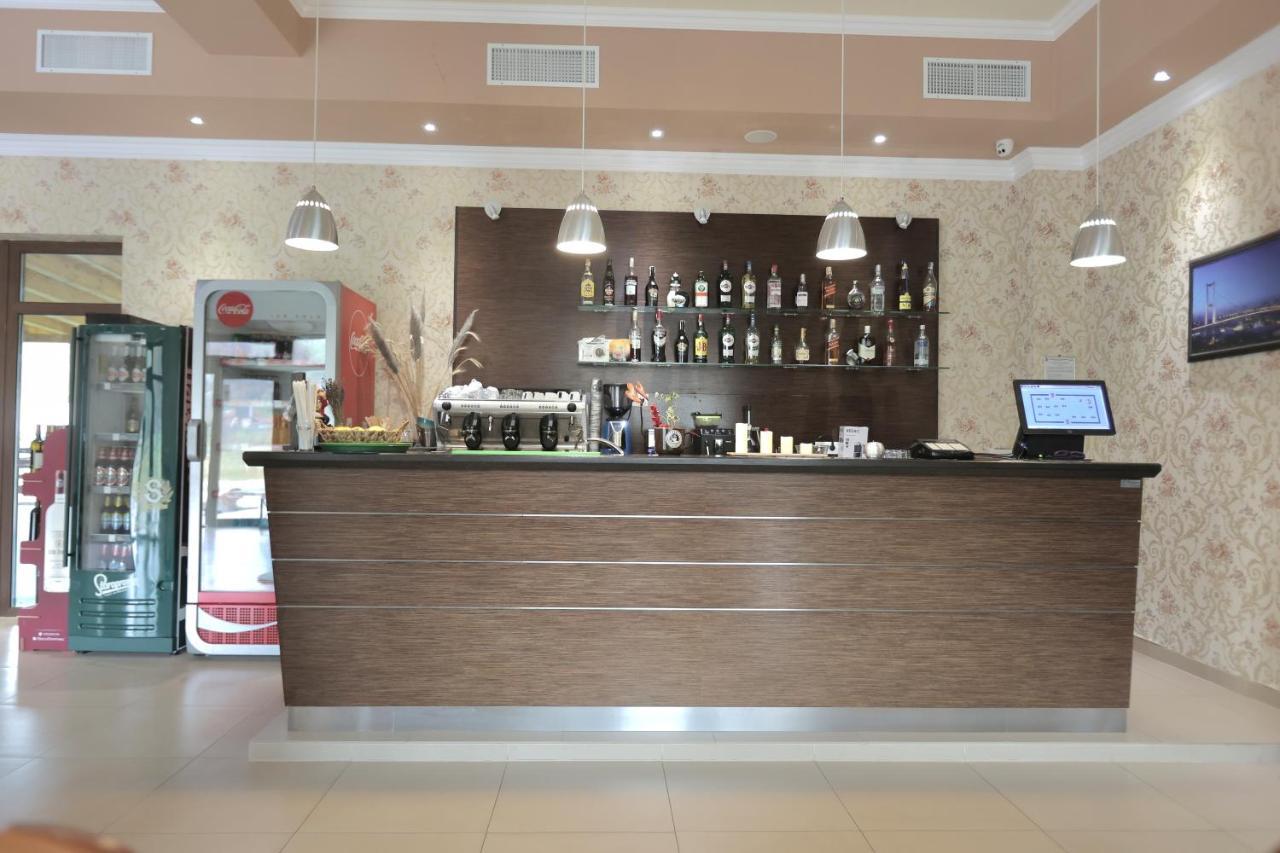Pensiune Restaurant Liana Mehadia Ngoại thất bức ảnh
