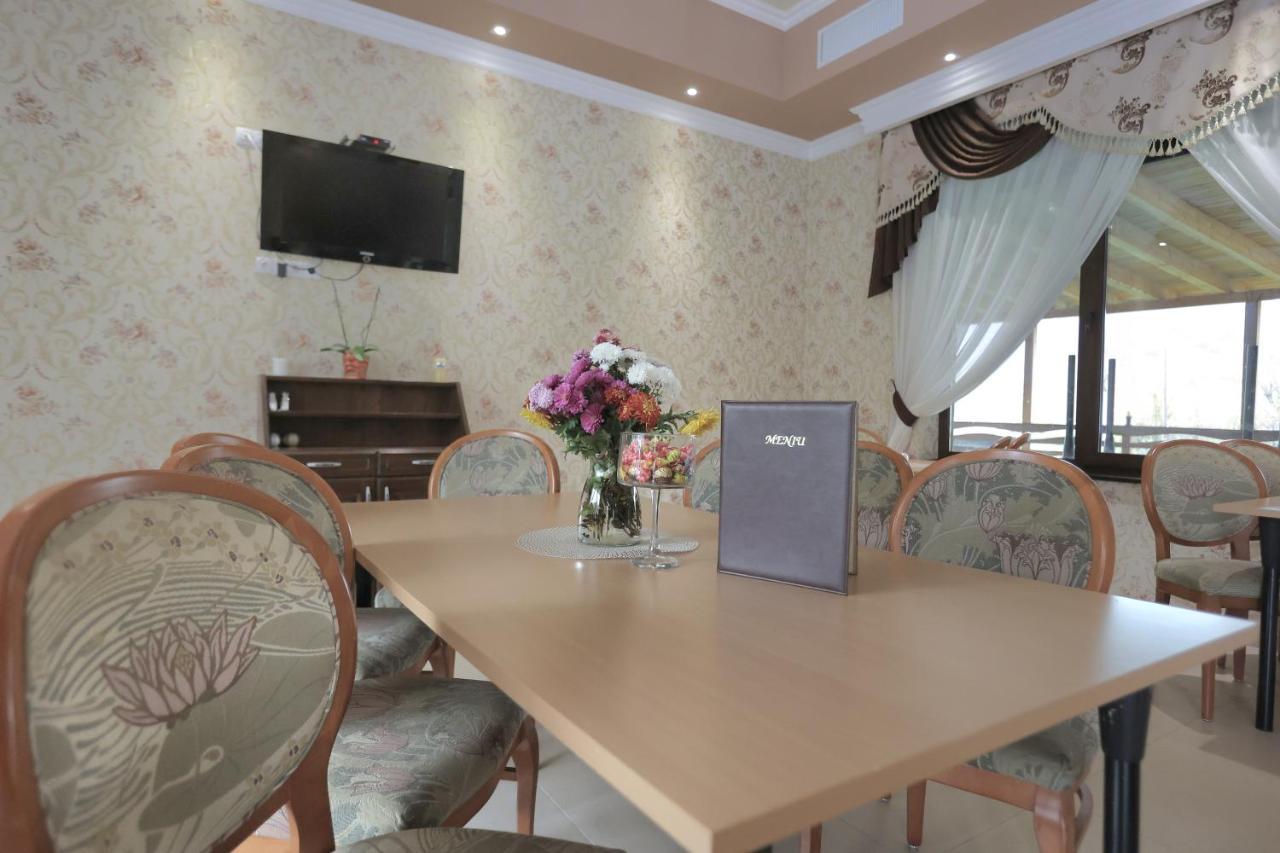 Pensiune Restaurant Liana Mehadia Ngoại thất bức ảnh